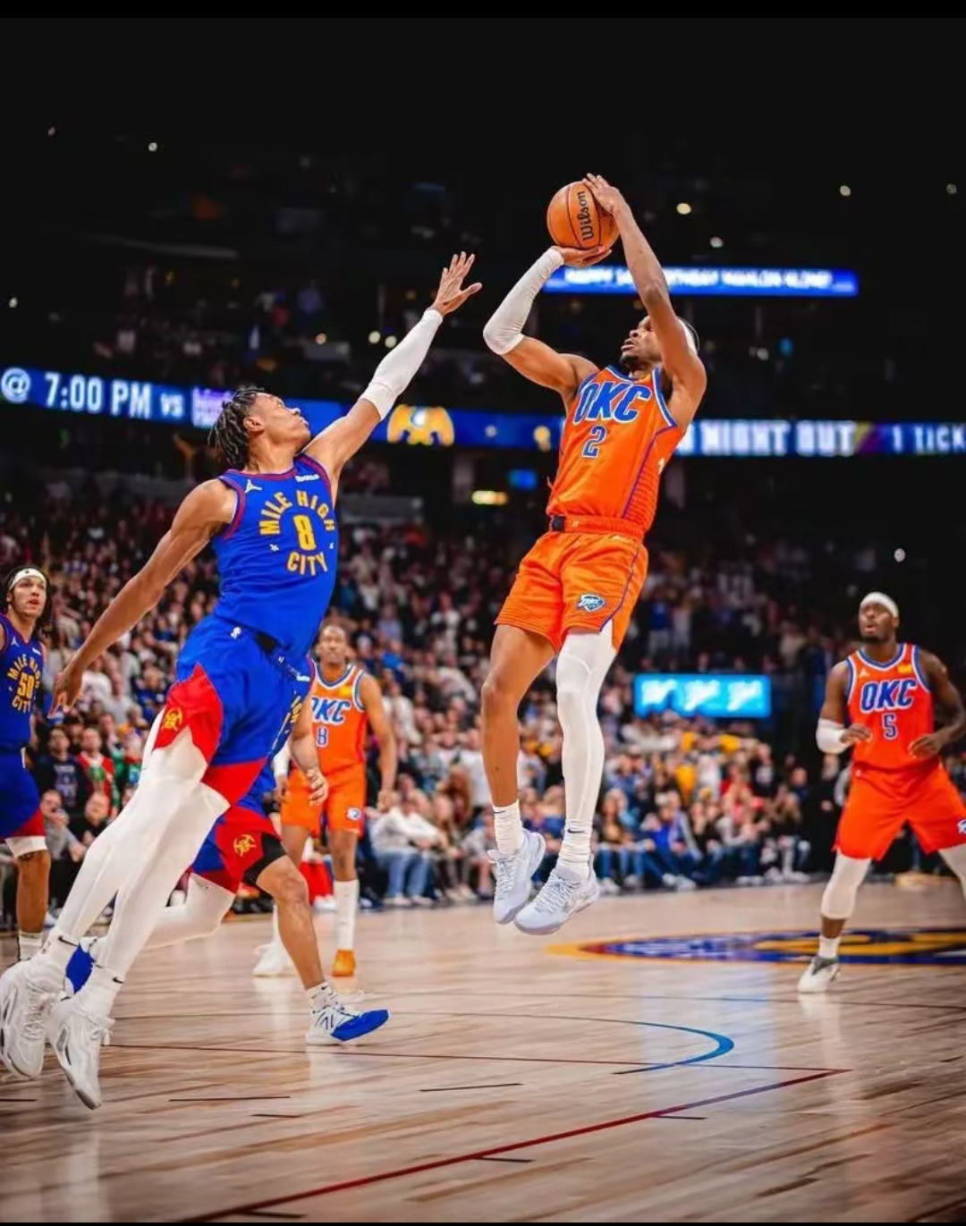 快船队后卫突飞猛进球队迎回连胜,全场震撼 快船队后卫突飞猛进球队迎回连胜,全场震撼