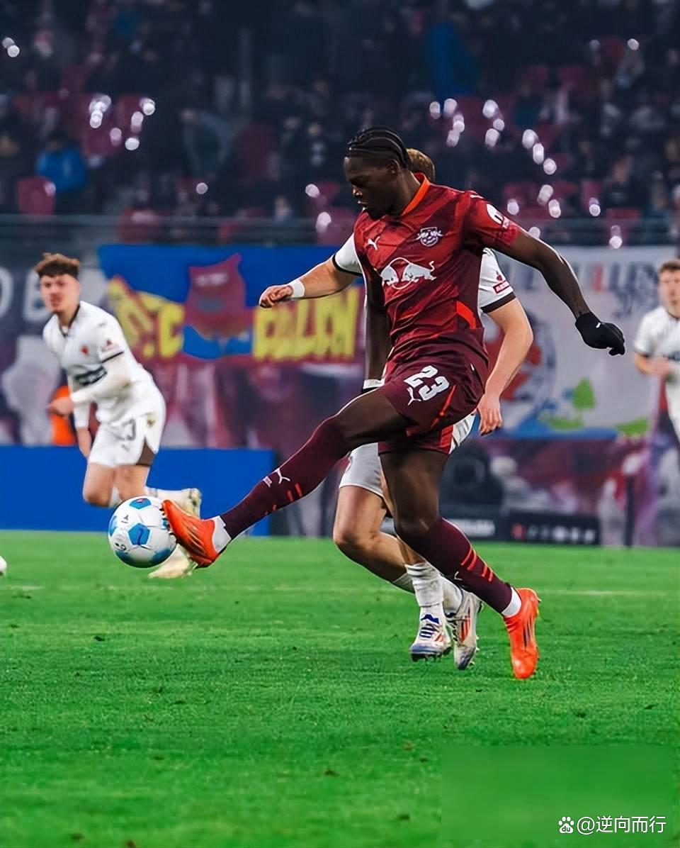 利物浦召回租借球员，带动球队战绩回升，掌声雷动的简单介绍