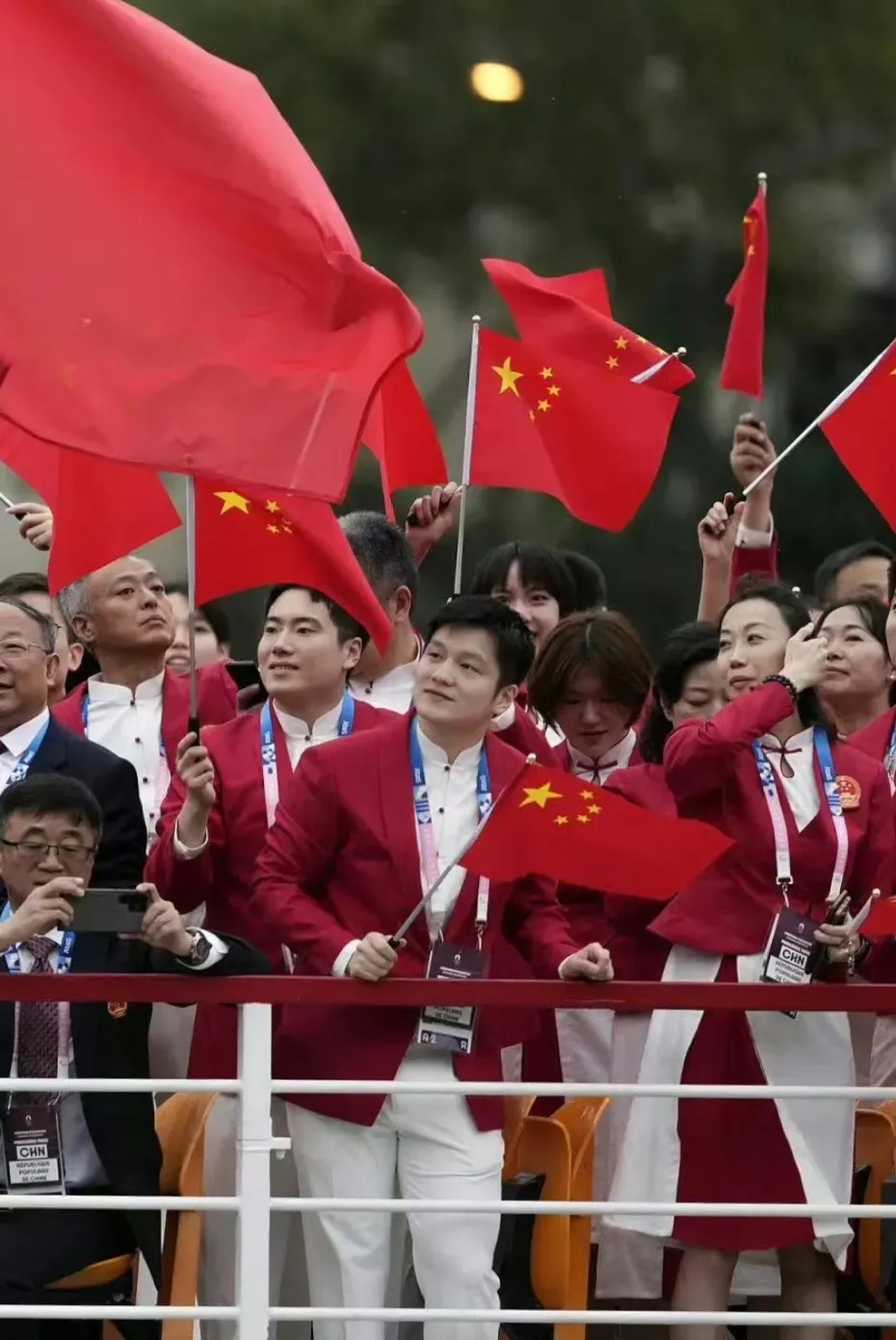 法国队力克中国队，樊振东扛起全队