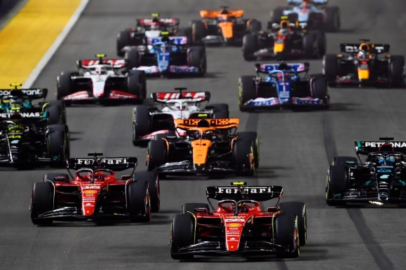 红牛二队完胜迈凯伦，皮亚斯特里刷新纪录