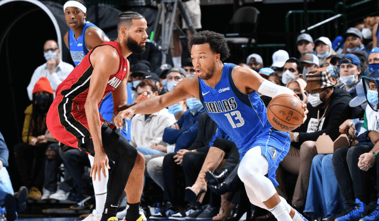 青岛队轻取热火，霍勒迪状态火热的简单介绍