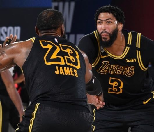 四川队碾压福建队,詹姆斯扛起全队 四川队碾压福建队,詹姆斯扛起全队